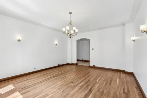 2912 North Commonwealth Avenue Chicago IL 60657