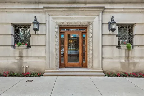 2912 North Commonwealth Avenue Chicago IL 60657