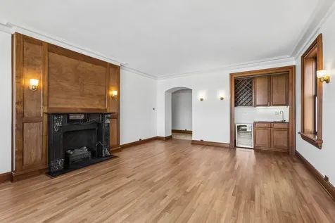 2912 North Commonwealth Avenue Chicago IL 60657