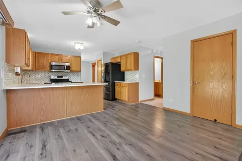 130 Fairfield Drive Romeoville IL 60446