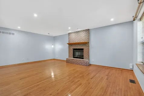 130 Fairfield Drive Romeoville IL 60446