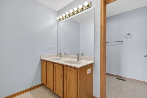 130 Fairfield Drive Romeoville IL 60446