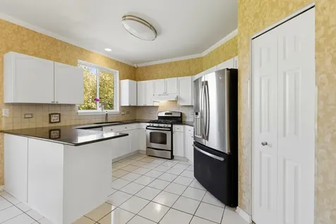 284 Northwind Drive Lake Villa IL 60046