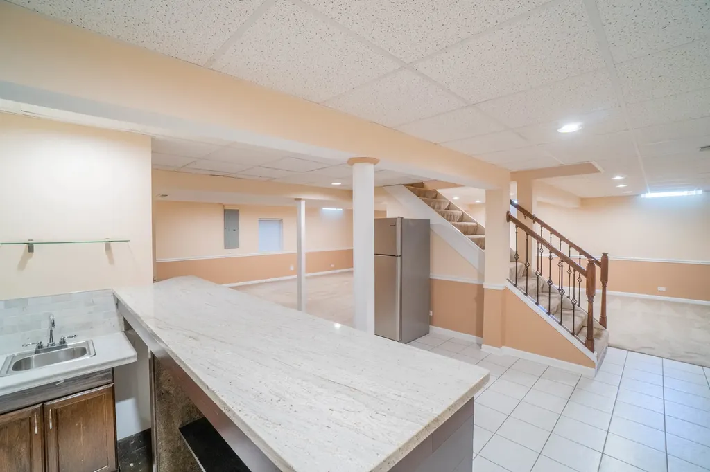 465 Thacker Court Schaumburg IL 60173