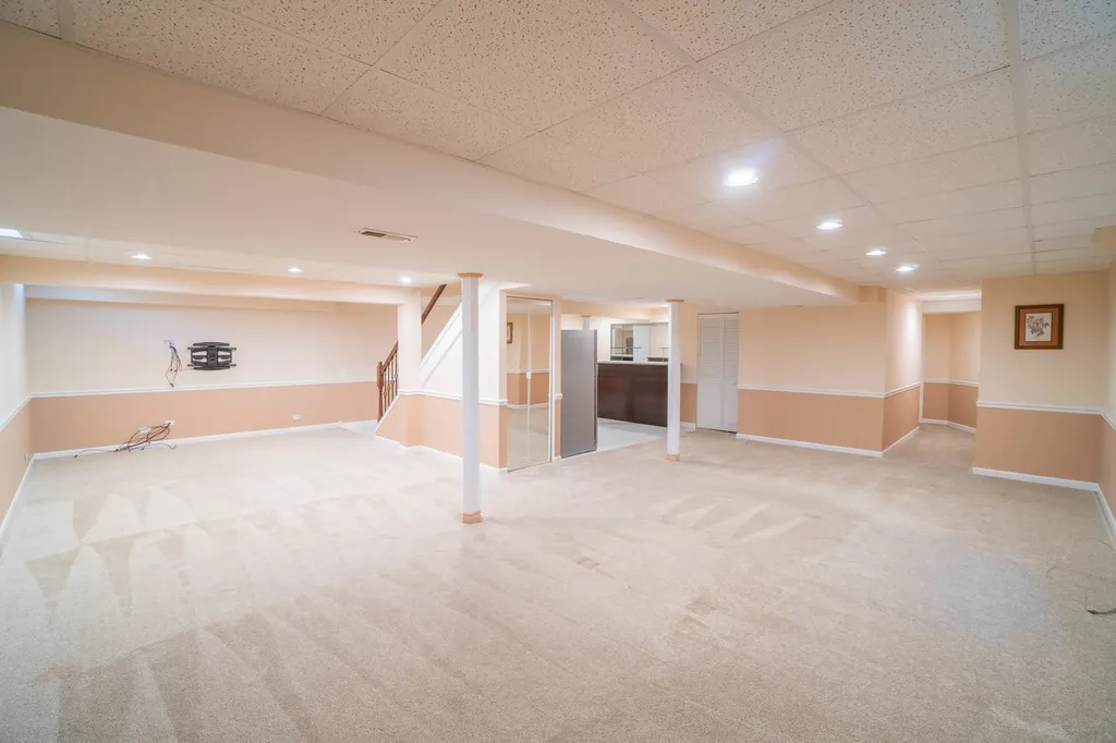 465 Thacker Court Schaumburg IL 60173