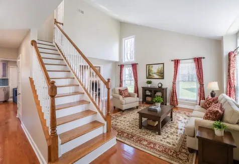 465 Thacker Court Schaumburg IL 60173