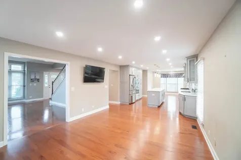 465 Thacker Court Schaumburg IL 60173
