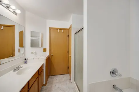 8 Elizabeth Court Lake In The Hills IL 60156