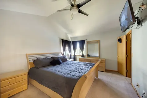 8 Elizabeth Court Lake In The Hills IL 60156