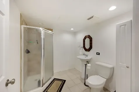 8 Elizabeth Court Lake In The Hills IL 60156