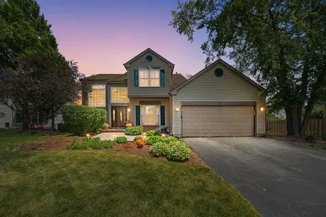 8 Elizabeth Court Lake In The Hills IL 60156