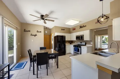 8 Elizabeth Court Lake In The Hills IL 60156