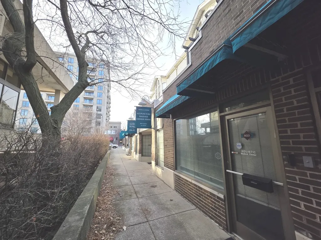 8019/8021 Lincoln Avenue Skokie IL 60077