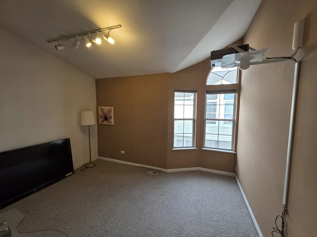 8019/8021 Lincoln Avenue Skokie IL 60077