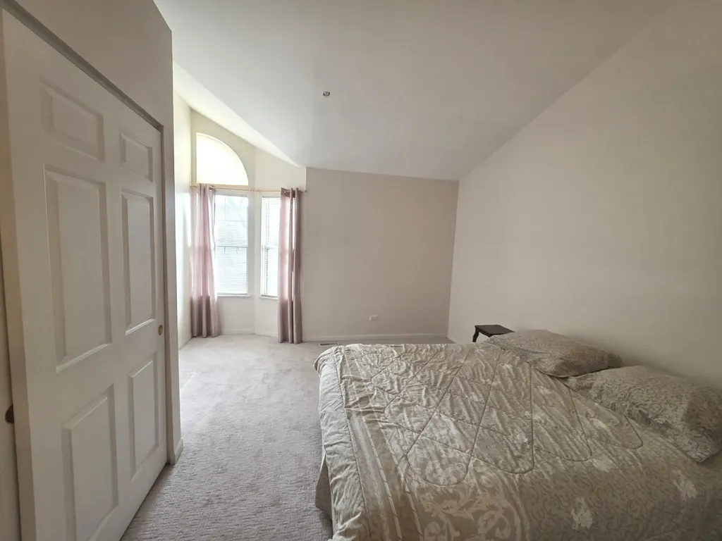 8019/8021 Lincoln Avenue Skokie IL 60077
