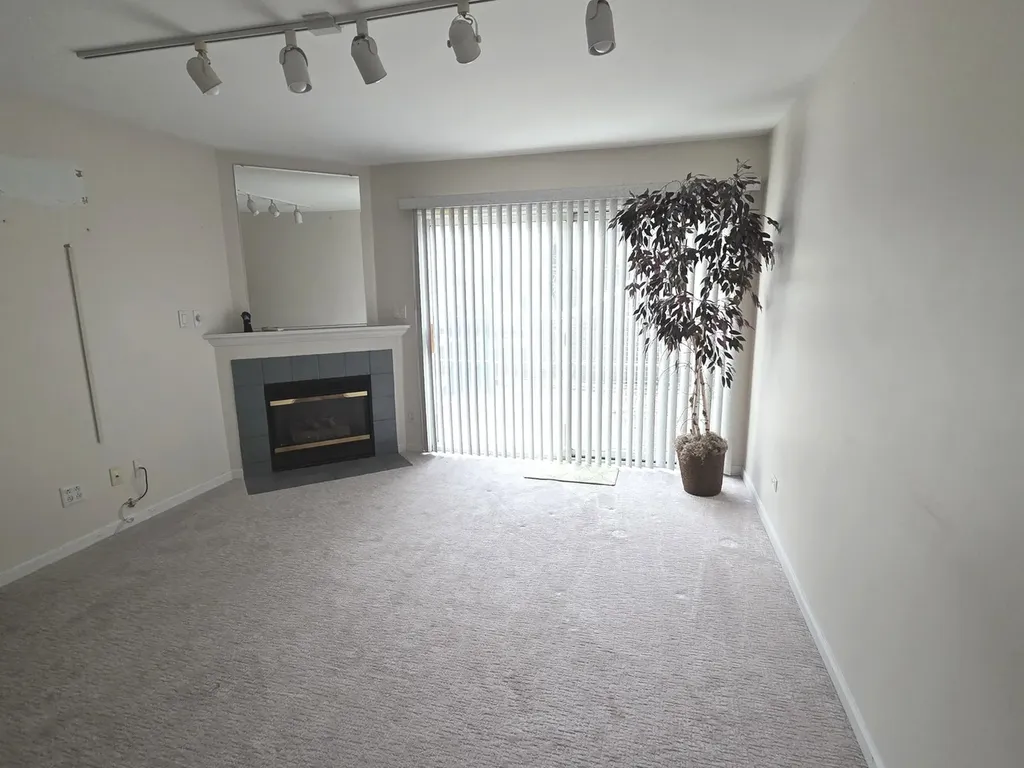 8019/8021 Lincoln Avenue Skokie IL 60077