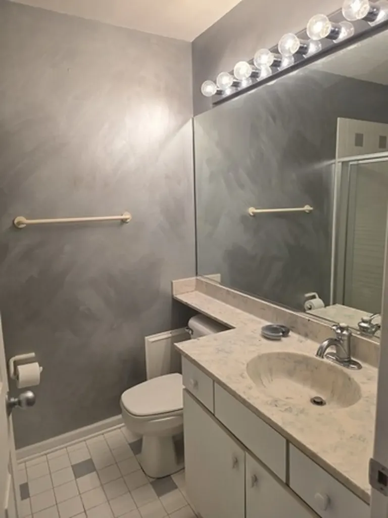 8019/8021 Lincoln Avenue Skokie IL 60077