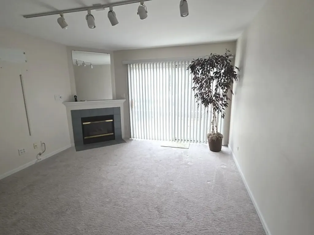 8019/8021 Lincoln Avenue Skokie IL 60077