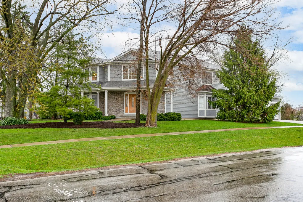 831 North Yale Avenue Villa Park IL 60181