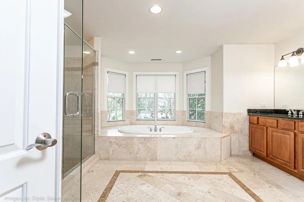 831 North Yale Avenue Villa Park IL 60181