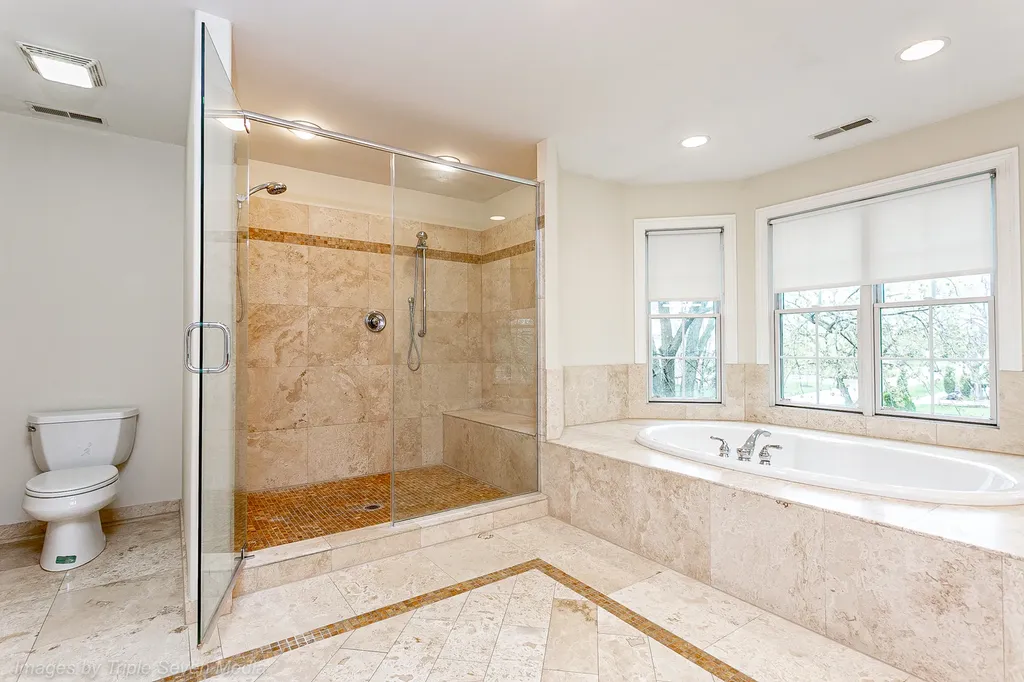 831 North Yale Avenue Villa Park IL 60181