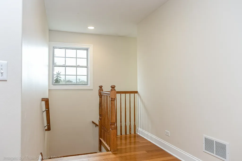 831 North Yale Avenue Villa Park IL 60181