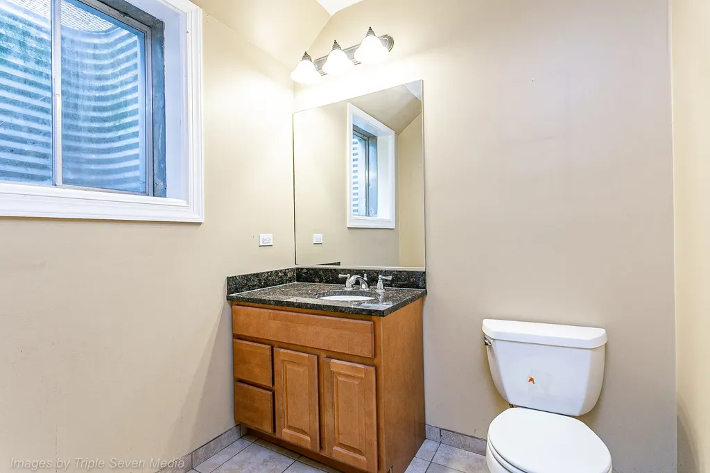 831 North Yale Avenue Villa Park IL 60181
