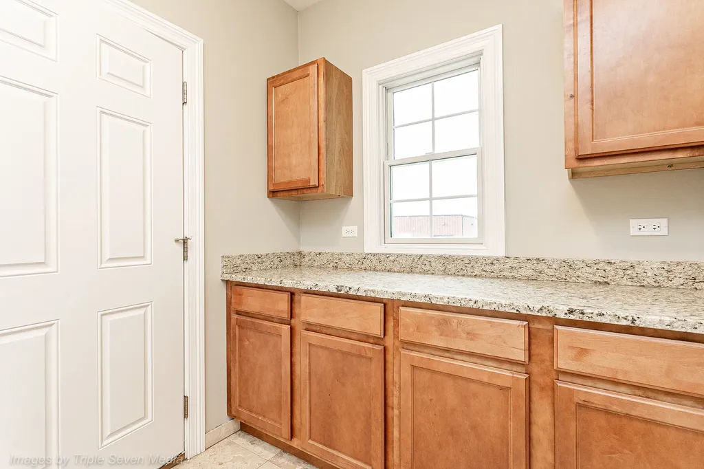 831 North Yale Avenue Villa Park IL 60181