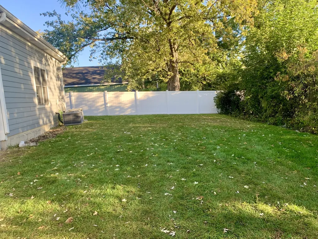 831 North Yale Avenue Villa Park IL 60181