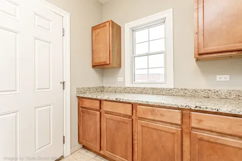 831 North Yale Avenue Villa Park IL 60181