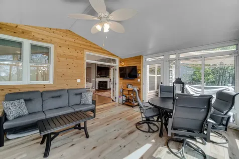 1139 Magnolia Road Mundelein IL 60060