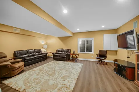1139 Magnolia Road Mundelein IL 60060