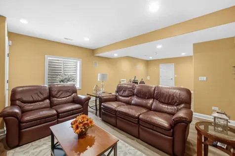 1139 Magnolia Road Mundelein IL 60060