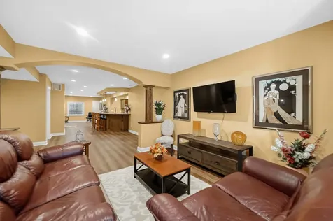 1139 Magnolia Road Mundelein IL 60060