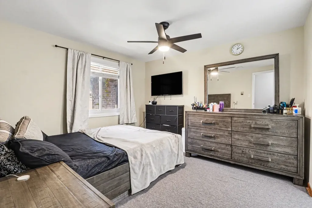 1S217 Stratford Lane Villa Park IL 60181