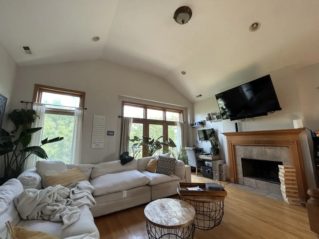 5642 South Prairie Avenue Chicago IL 60637