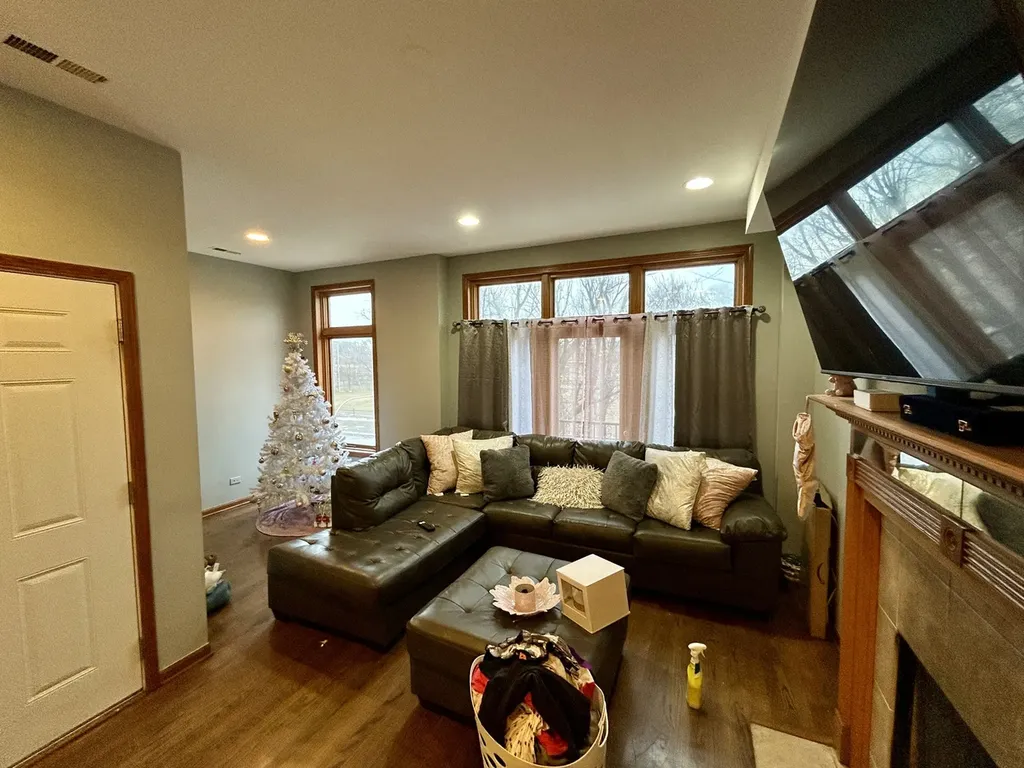 5642 South Prairie Avenue Chicago IL 60637