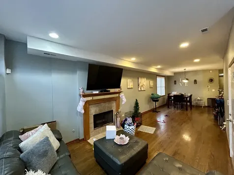 5642 South Prairie Avenue Chicago IL 60637