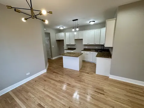 5642 South Prairie Avenue Chicago IL 60637