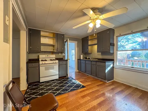 8S057 South Vine Street Burr Ridge IL 60527