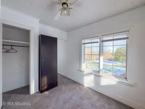 8S057 South Vine Street Burr Ridge IL 60527