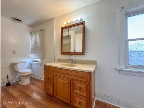 8S057 South Vine Street Burr Ridge IL 60527