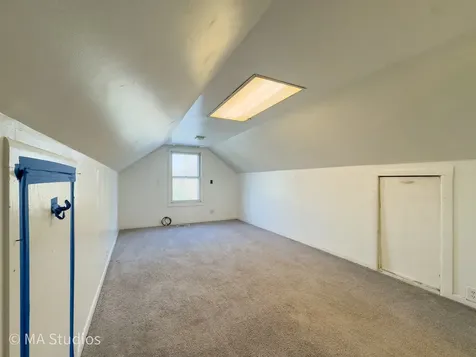 8S057 South Vine Street Burr Ridge IL 60527