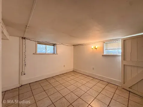 8S057 South Vine Street Burr Ridge IL 60527