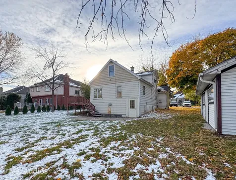 8S057 South Vine Street Burr Ridge IL 60527