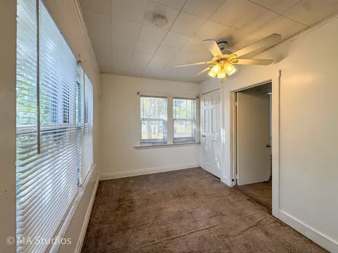 8S057 South Vine Street Burr Ridge IL 60527
