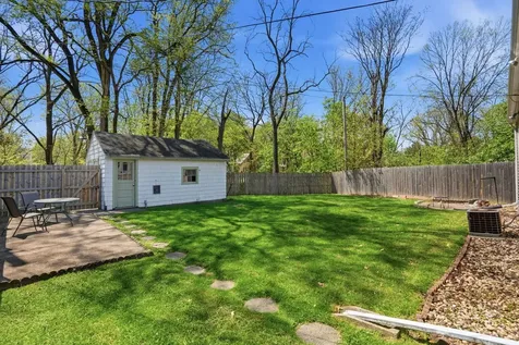 102 18TH Avenue Moline IL 61265