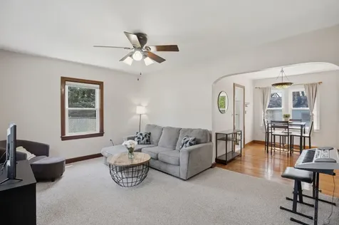 102 18TH Avenue Moline IL 61265