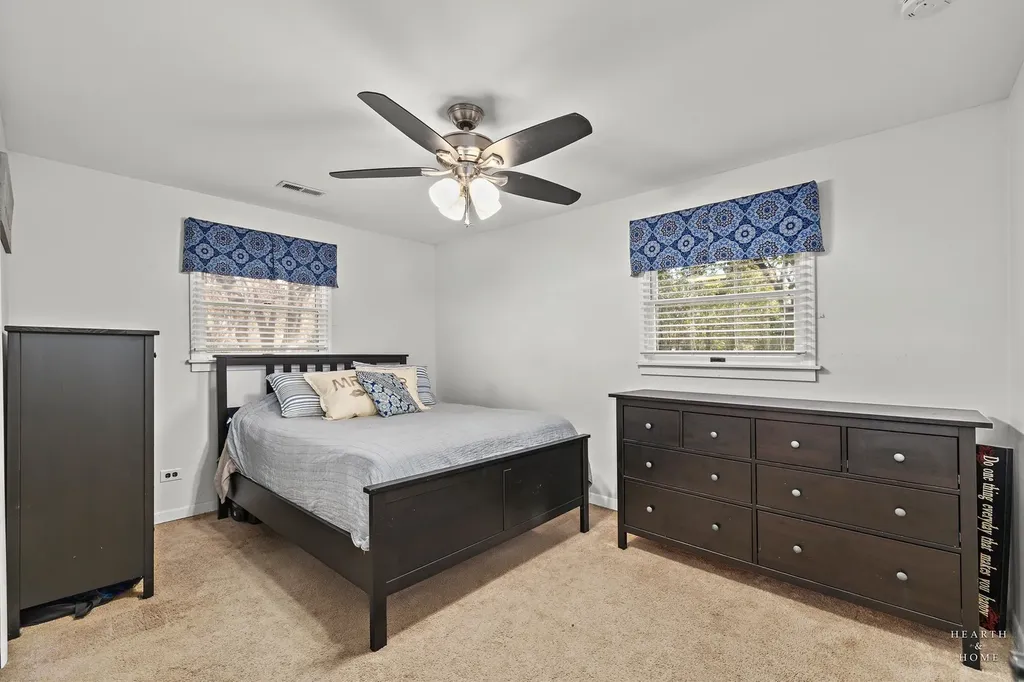 125 Weymouth Court Schaumburg IL 60193