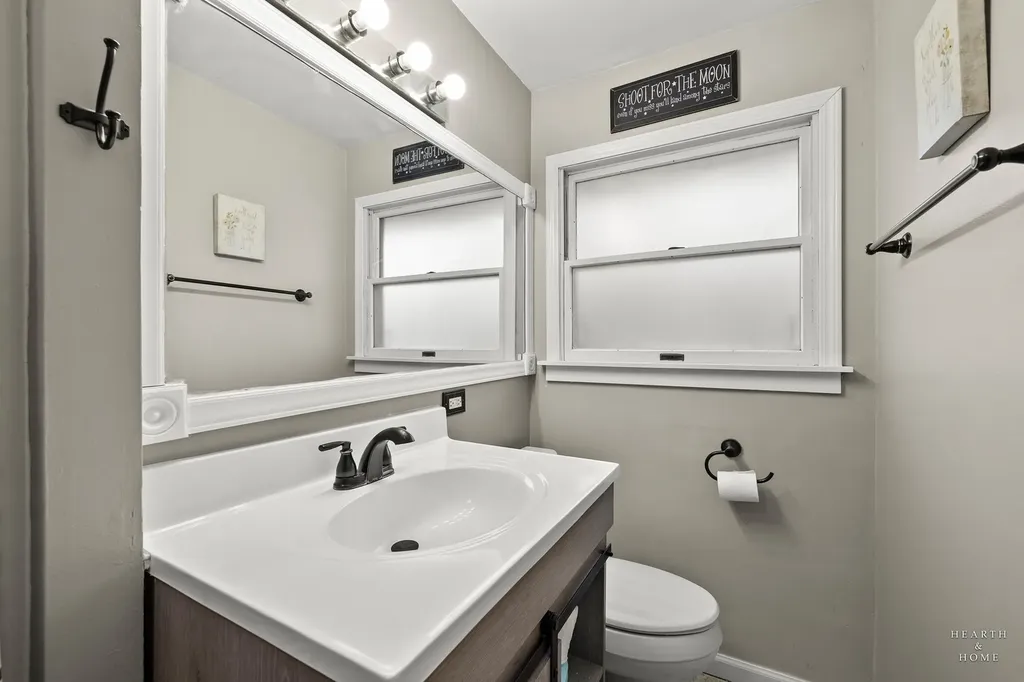 125 Weymouth Court Schaumburg IL 60193